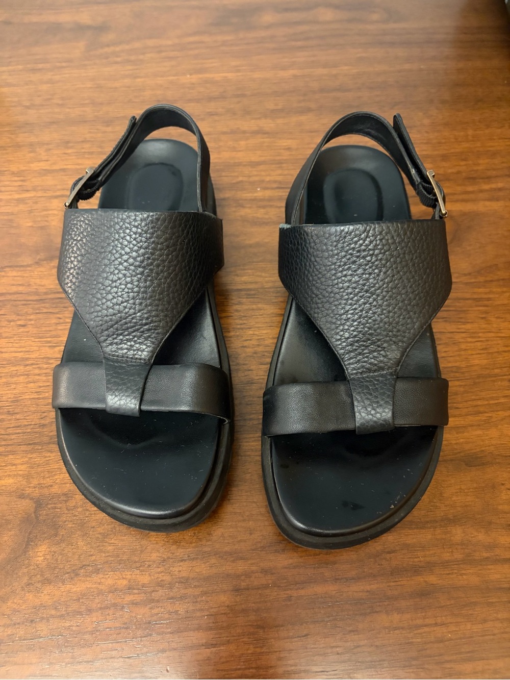 Vionic Black Leather Women's Slingback Sandals